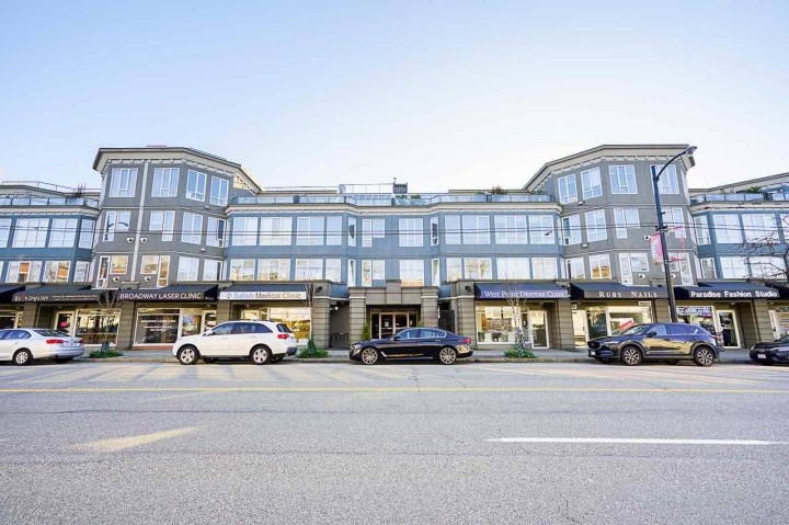 Photo 1 at 123 - 3440 W Broadway, Kitsilano, Vancouver West