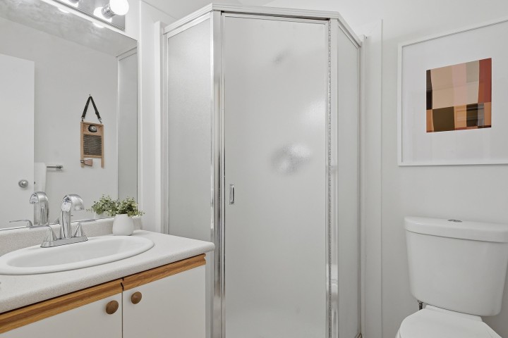 Photo 20 at 123 - 3440 W Broadway, Kitsilano, Vancouver West