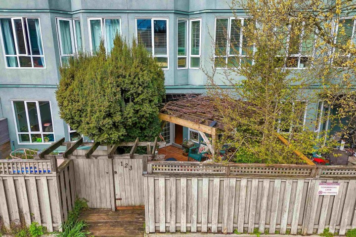 Photo 19 at 123 - 3440 W Broadway, Kitsilano, Vancouver West