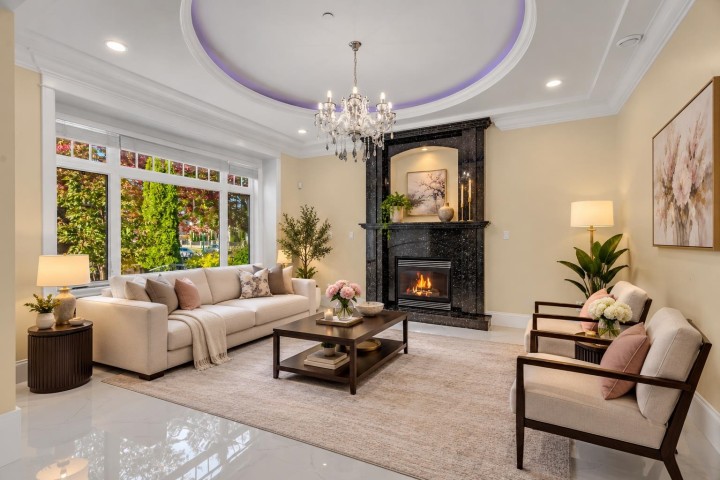 Photo 3 at 6830 Vivian Street, Killarney VE, Vancouver East