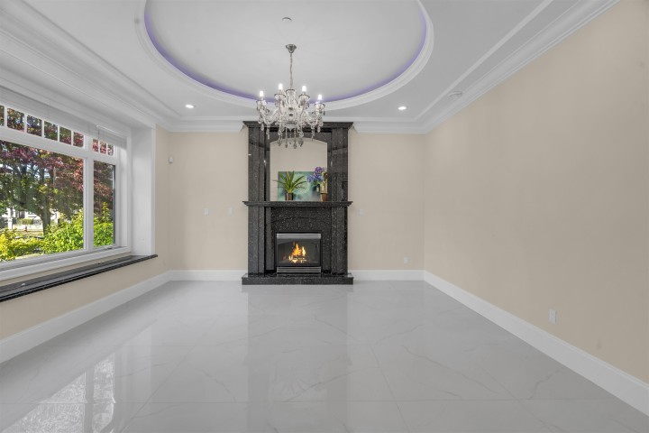 Photo 4 at 6830 Vivian Street, Killarney VE, Vancouver East