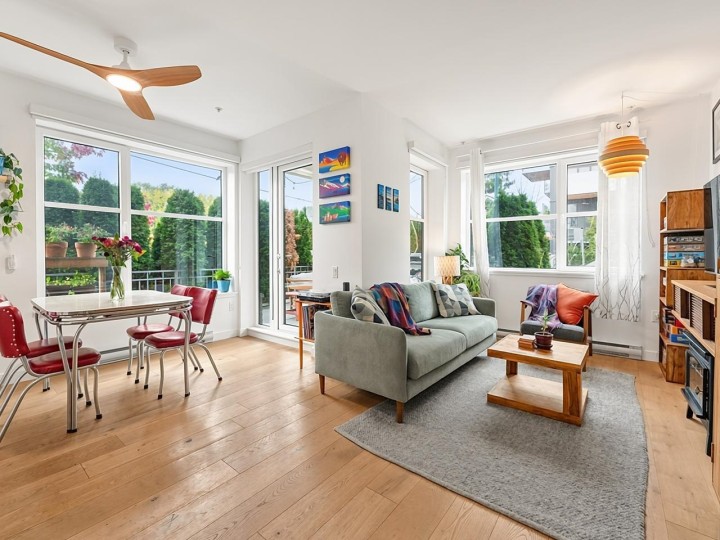 Photo 10 at 104 - 108 E 35th Avenue, Main, Vancouver East