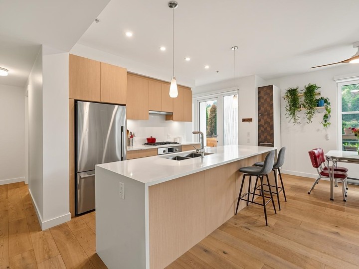 Photo 8 at 104 - 108 E 35th Avenue, Main, Vancouver East