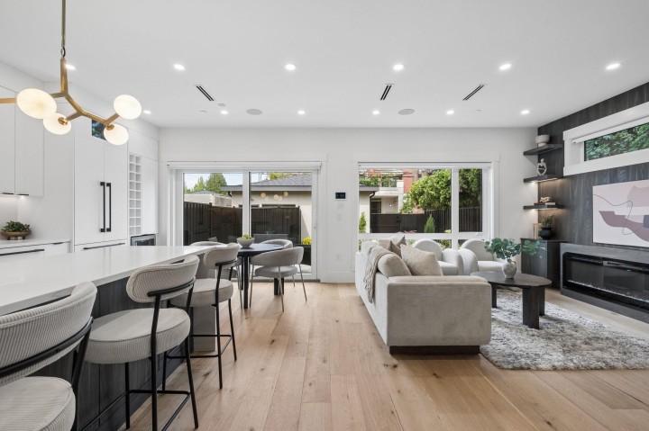 Photo 1 at 2 - 4549 W 11th Avenue, Point Grey, Vancouver West