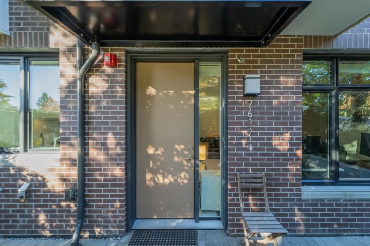 Photo 3 at 7637 Yukon Street, Marpole, Vancouver West