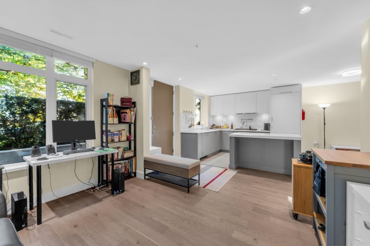 Photo 11 at 7637 Yukon Street, Marpole, Vancouver West