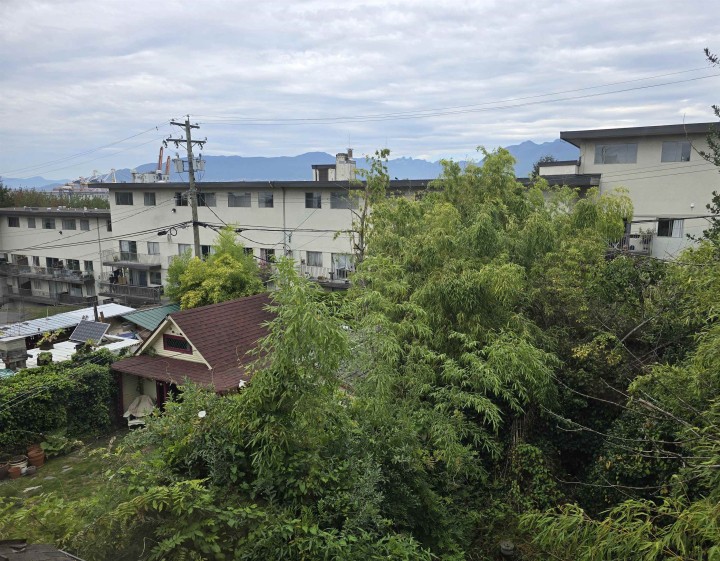 Photo 2 at 2153 Franklin Street, Hastings, Vancouver East