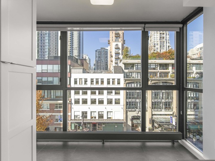 Photo 12 at 701 - 289 Drake Street, Yaletown, Vancouver West