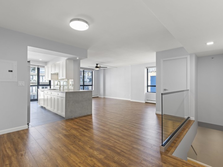 Photo 1 at 701 - 289 Drake Street, Yaletown, Vancouver West