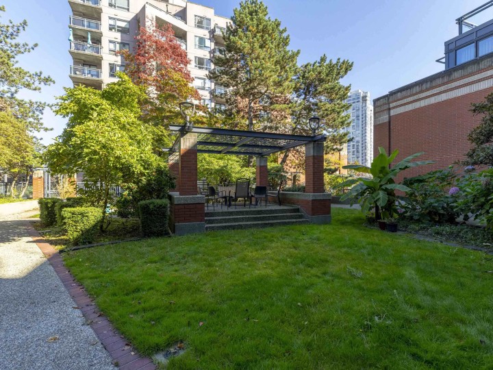 Photo 34 at 701 - 289 Drake Street, Yaletown, Vancouver West