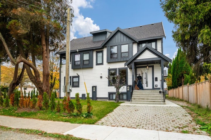 Photo 2 at 425 N Kaslo Street, Hastings Sunrise, Vancouver East