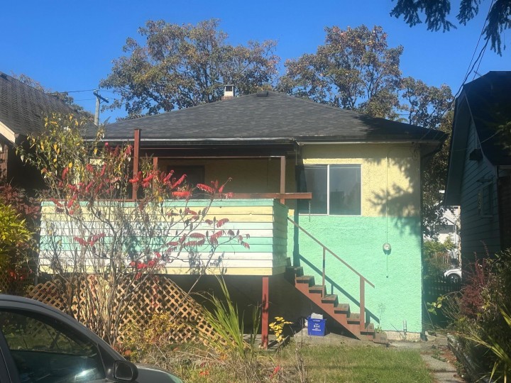 Photo 3 at 3212 W 6th Avenue, Kitsilano, Vancouver West