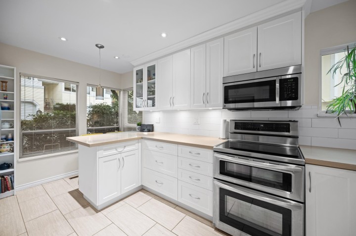 Photo 5 at 2208 Portside Court, South Marine, Vancouver East