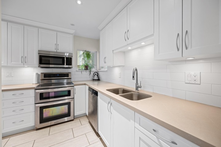 Photo 4 at 2208 Portside Court, South Marine, Vancouver East