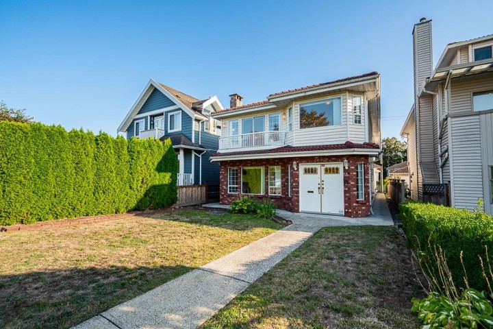 Photo 2 at 2692 E 46th Avenue, Killarney VE, Vancouver East