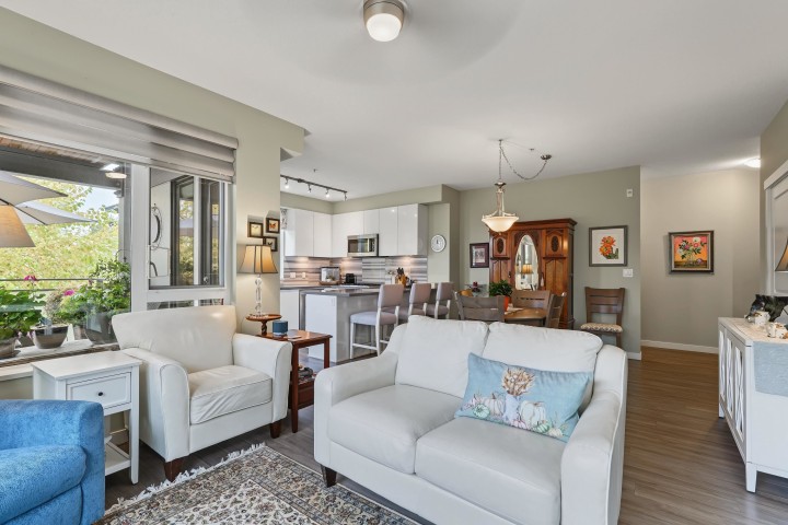 Photo 5 at 327 - 3138 Riverwalk Avenue, South Marine, Vancouver East