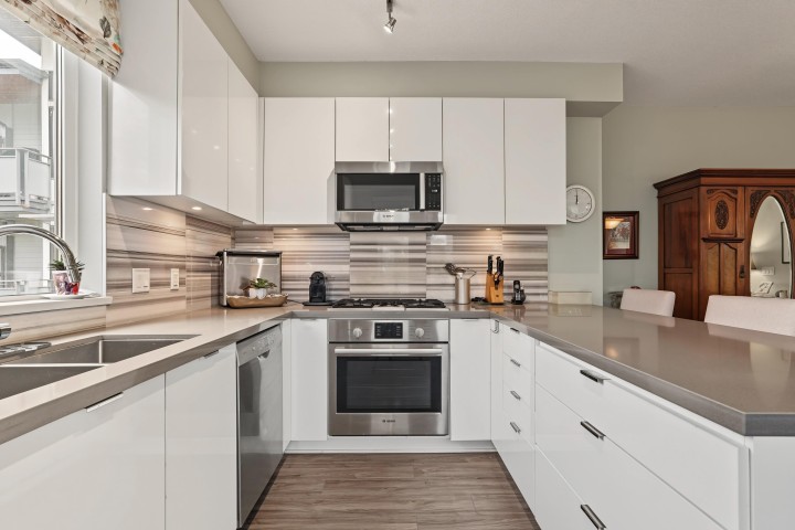 Photo 9 at 327 - 3138 Riverwalk Avenue, South Marine, Vancouver East