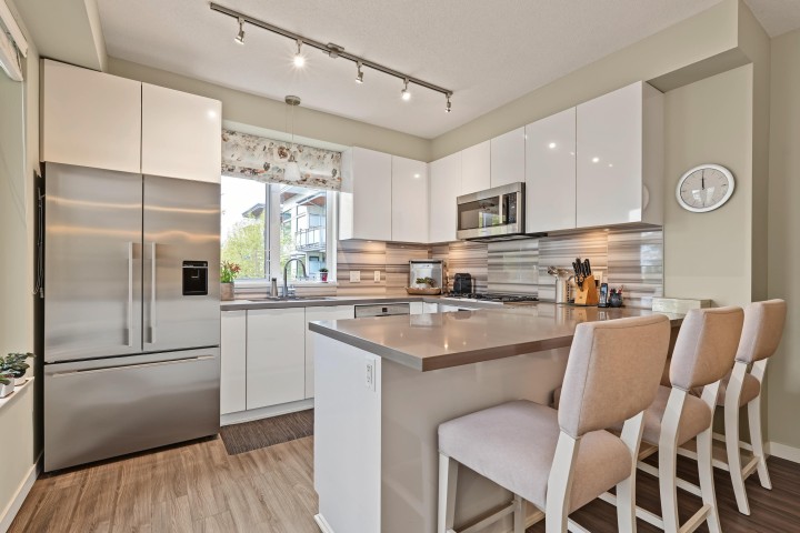 Photo 8 at 327 - 3138 Riverwalk Avenue, South Marine, Vancouver East