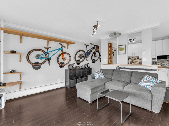 Photo 16 at 306 - 2222 Cambridge Street, Hastings, Vancouver East