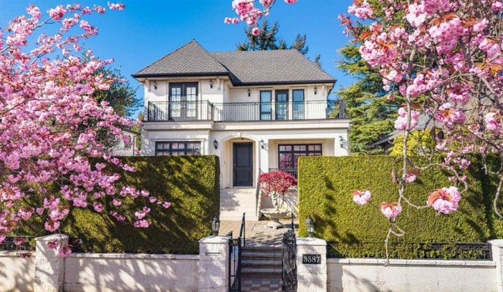 Photo 2 at 3587 W 38th Avenue, Dunbar, Vancouver West