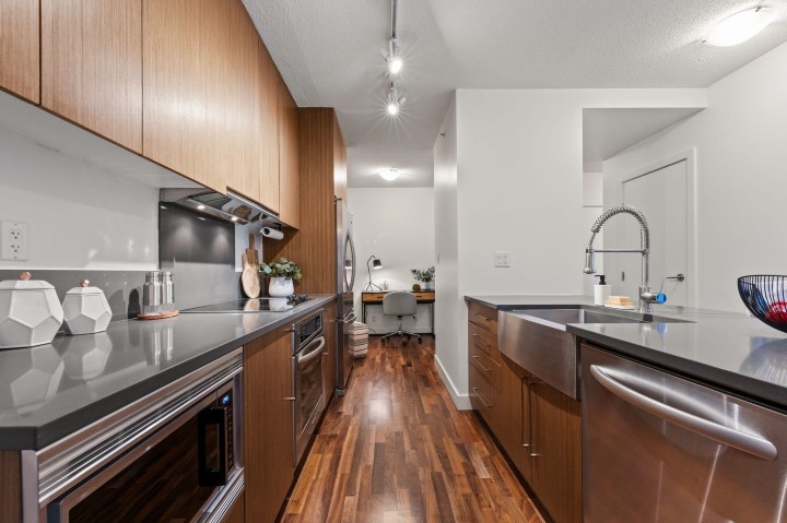 Photo 3 at 256 - 250 E 6th Avenue, Mount Pleasant VE, Vancouver East