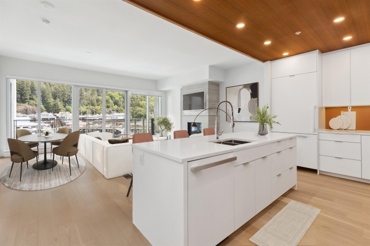 Photo 3 at 303 - 6707 Nelson Avenue, Horseshoe Bay WV, West Vancouver