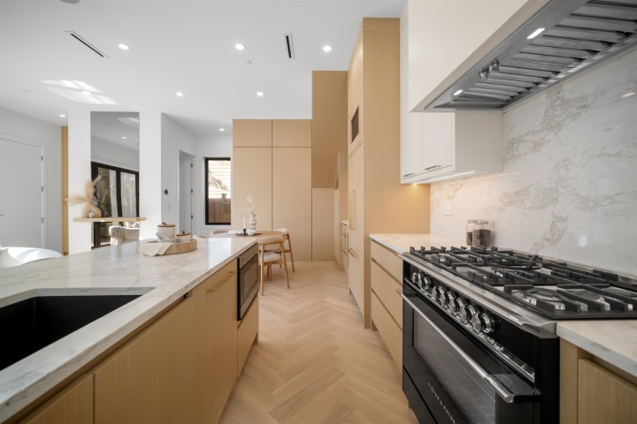 Photo 10 at 411 W 19th Avenue, Cambie, Vancouver West