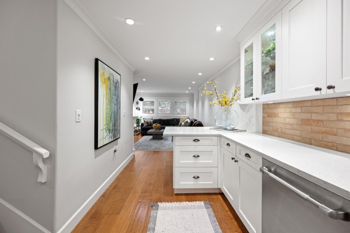 Photo 12 at 102 - 828 Gilford Street, West End VW, Vancouver West