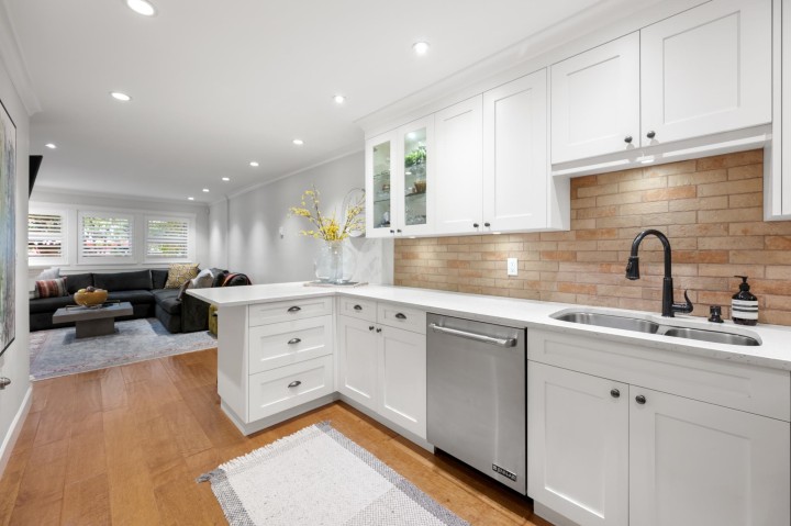 Photo 5 at 102 - 828 Gilford Street, West End VW, Vancouver West