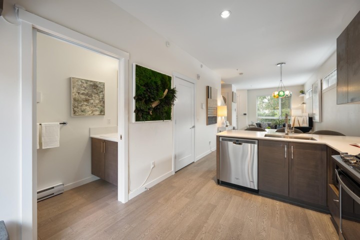 Photo 17 at 501 E 44th Avenue, Fraser VE, Vancouver East