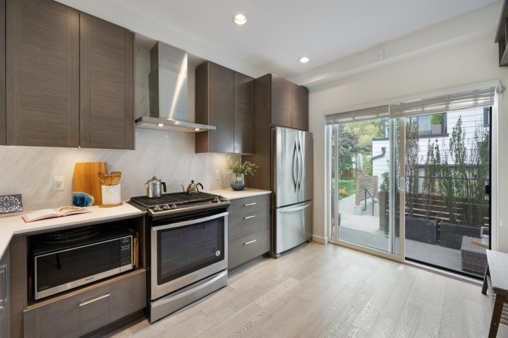 Photo 12 at 501 E 44th Avenue, Fraser VE, Vancouver East