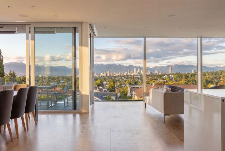 Photo 2 at 2723 W 30th Avenue, MacKenzie Heights, Vancouver West