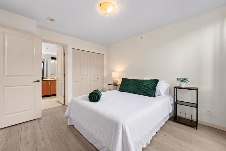 Photo 13 at 220 - 3663 Crowley Drive, Collingwood VE, Vancouver East
