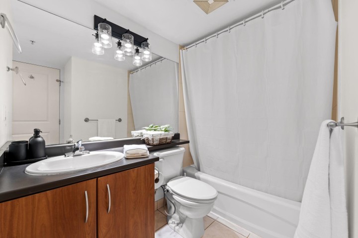Photo 16 at 220 - 3663 Crowley Drive, Collingwood VE, Vancouver East