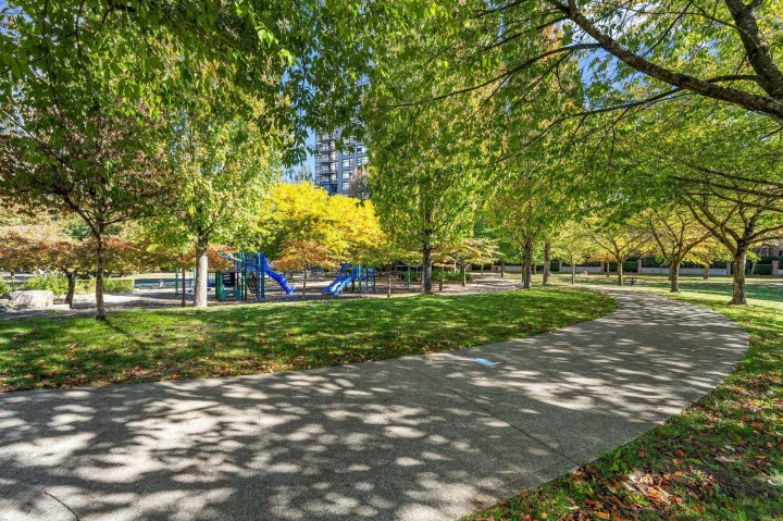 Photo 28 at 220 - 3663 Crowley Drive, Collingwood VE, Vancouver East