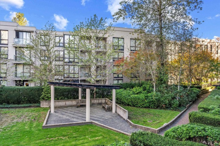 Photo 20 at 220 - 3663 Crowley Drive, Collingwood VE, Vancouver East