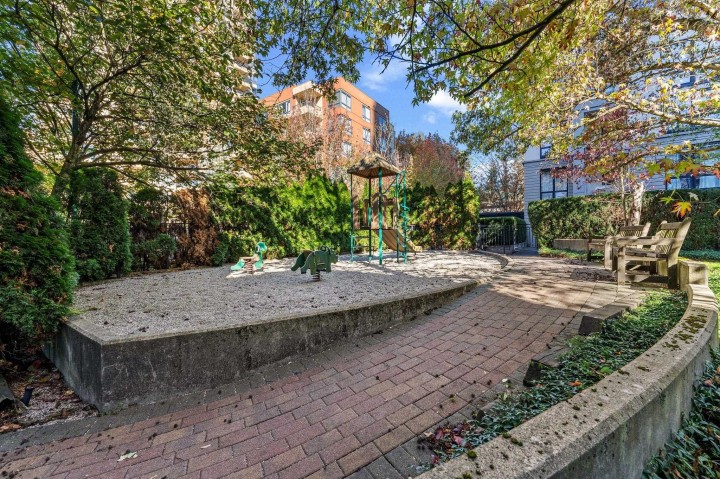 Photo 30 at 220 - 3663 Crowley Drive, Collingwood VE, Vancouver East