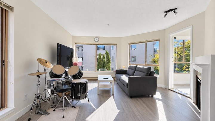Photo 6 at 306 - 1859 Spyglass Place, False Creek, Vancouver West