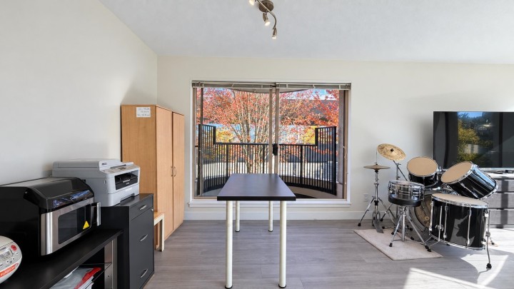 Photo 9 at 306 - 1859 Spyglass Place, False Creek, Vancouver West