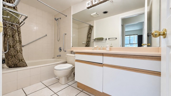 Photo 14 at 306 - 1859 Spyglass Place, False Creek, Vancouver West