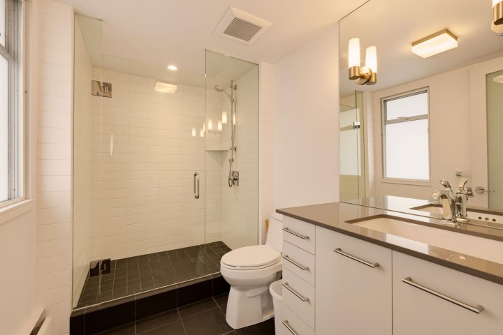 Photo 27 at 701 - 1425 Esquimalt Avenue, Ambleside, West Vancouver