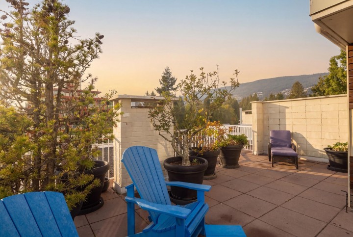 Photo 17 at 701 - 1425 Esquimalt Avenue, Ambleside, West Vancouver