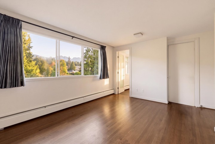 Photo 26 at 701 - 1425 Esquimalt Avenue, Ambleside, West Vancouver