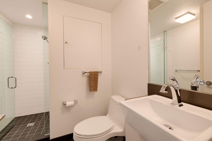 Photo 28 at 701 - 1425 Esquimalt Avenue, Ambleside, West Vancouver