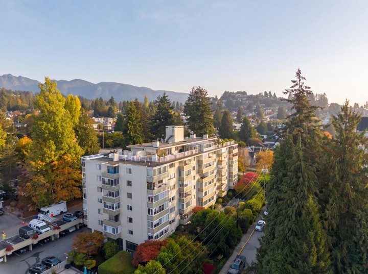 Photo 38 at 701 - 1425 Esquimalt Avenue, Ambleside, West Vancouver