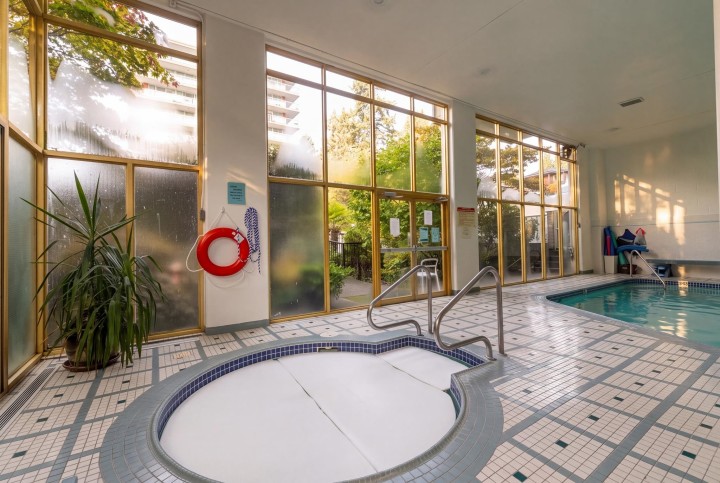 Photo 35 at 701 - 1425 Esquimalt Avenue, Ambleside, West Vancouver