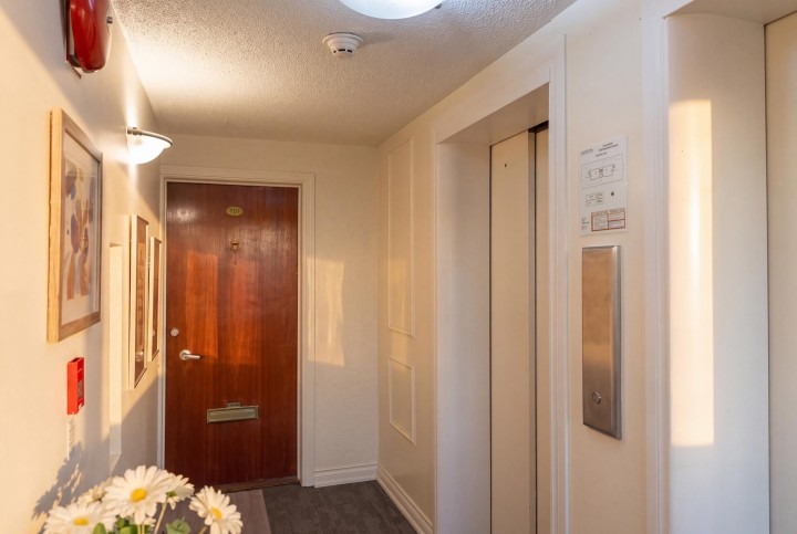 Photo 31 at 701 - 1425 Esquimalt Avenue, Ambleside, West Vancouver