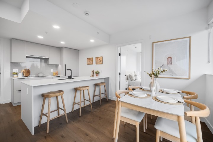 Photo 9 at 602 - 8030 Oak Street, Marpole, Vancouver West