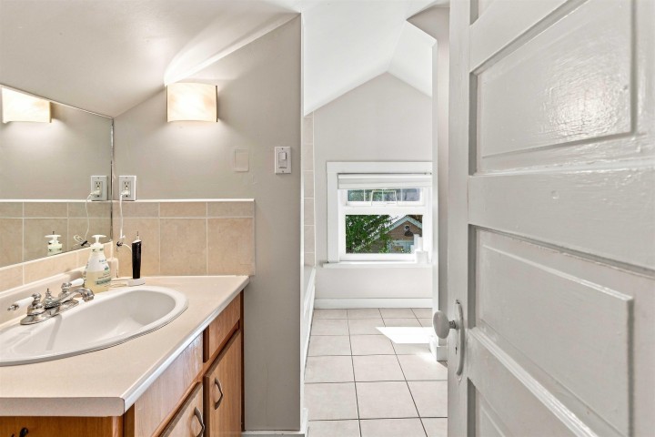 Photo 17 at 2764 Dundas Street, Hastings Sunrise, Vancouver East