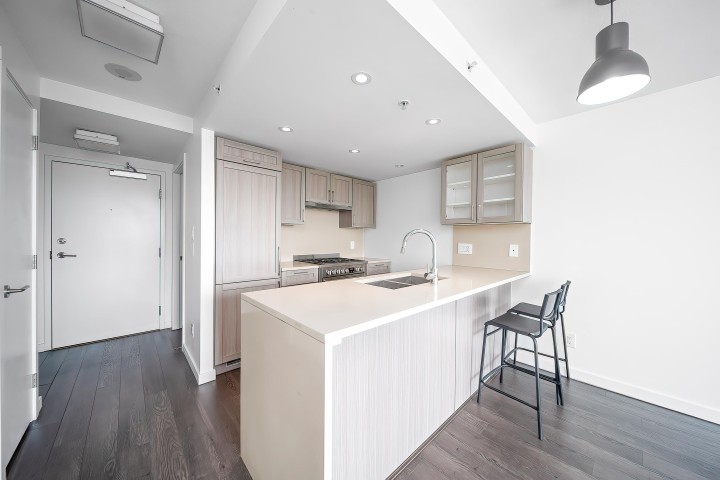 Photo 4 at 915 - 5665 Boundary Road, Collingwood VE, Vancouver East